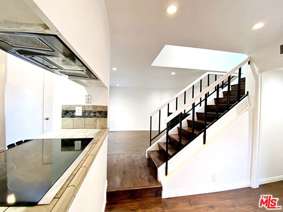 18411 Hatteras Street Unit: 244