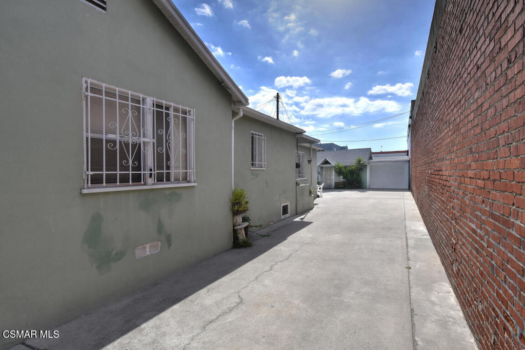 1041 Wilcox Avenue