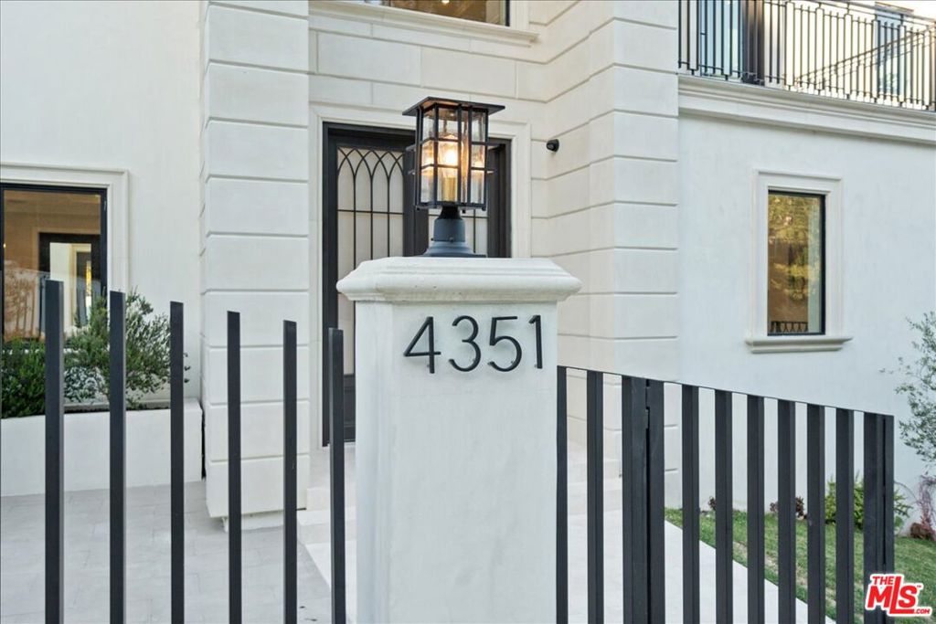 4351 Vanalden Avenue