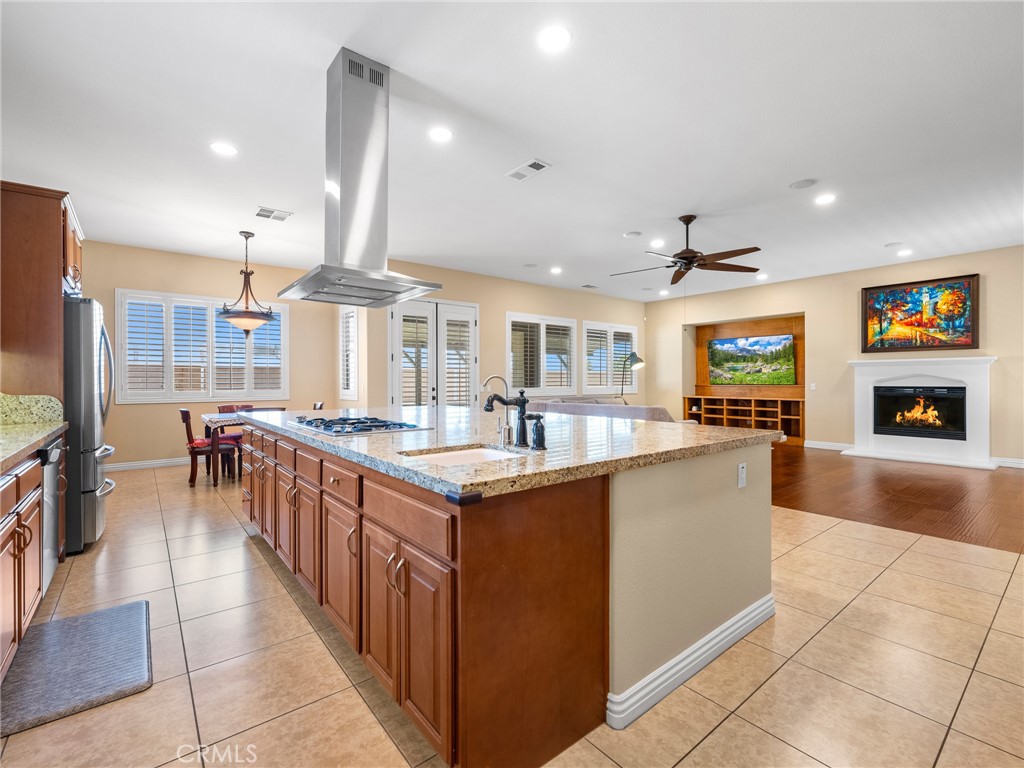 7219 Evening Star Rose Court