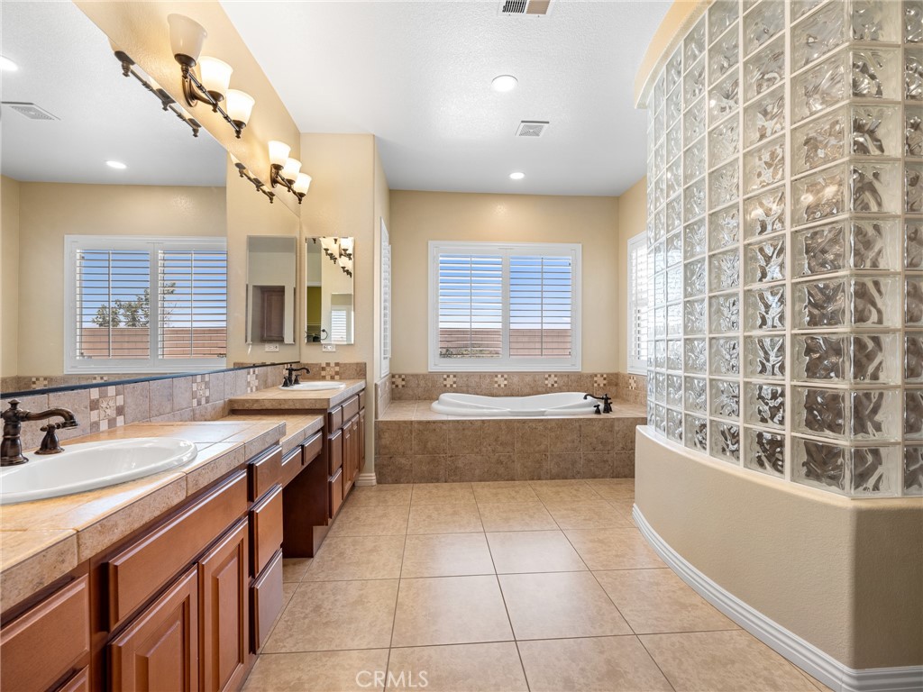 7219 Evening Star Rose Court