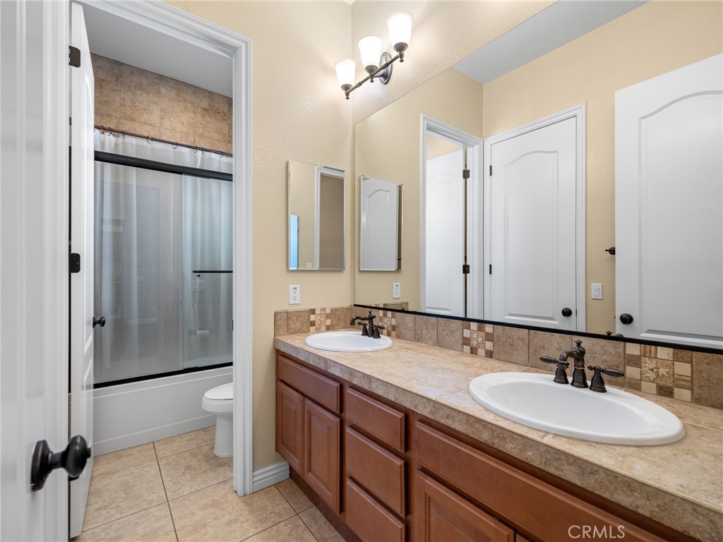 7219 Evening Star Rose Court