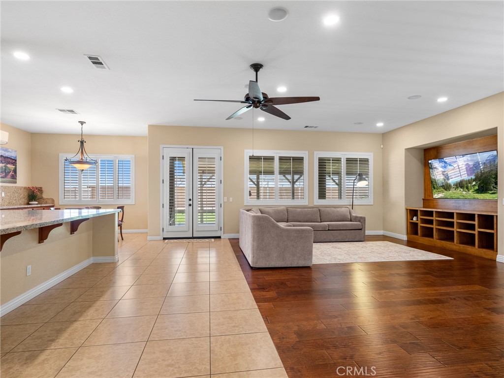 7219 Evening Star Rose Court
