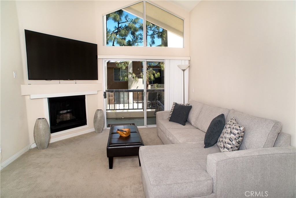 21550 Burbank Boulevard 316