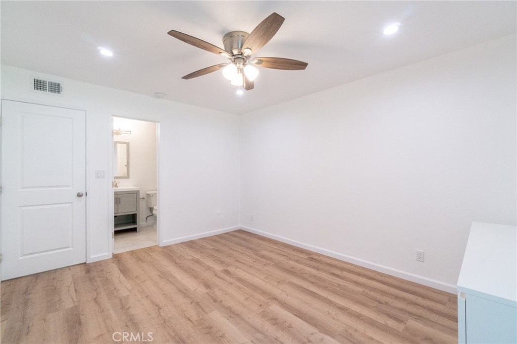 20134 Leadwell Street 114