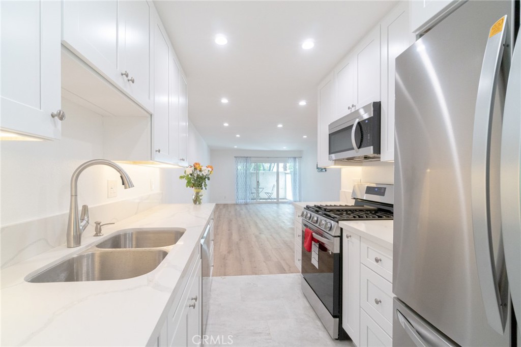 20134 Leadwell Street 114