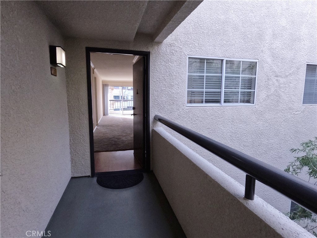5510 Owensmouth Avenue 213