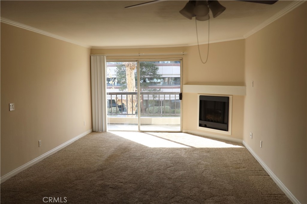 5510 Owensmouth Avenue 213