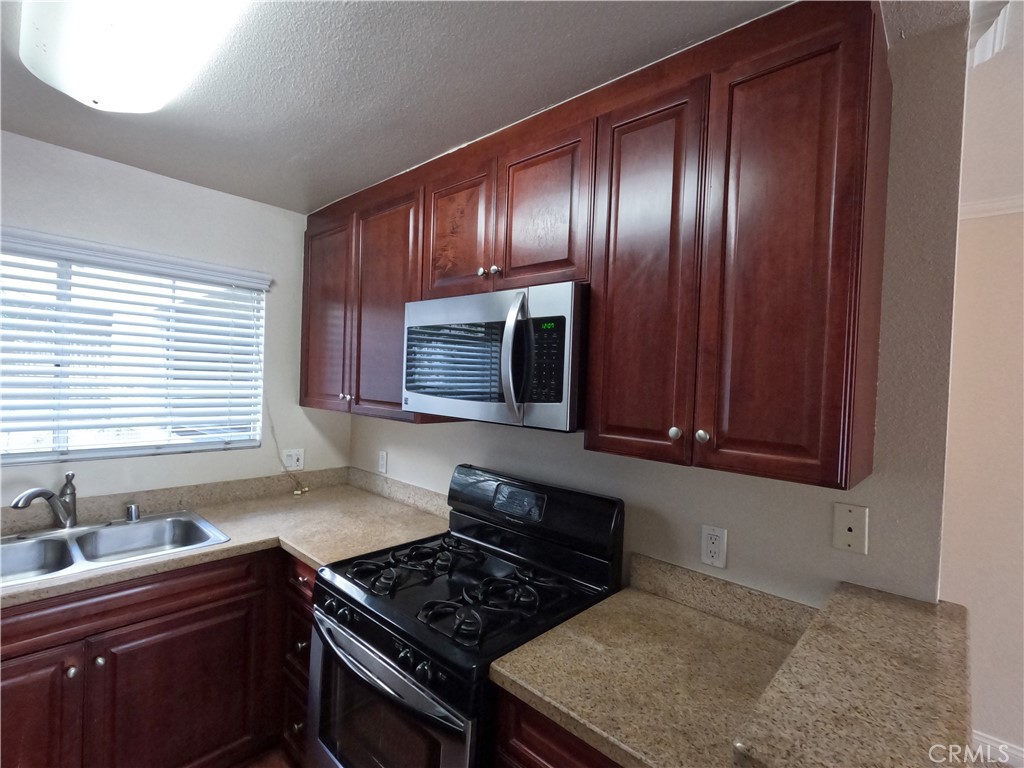5510 Owensmouth Avenue 213