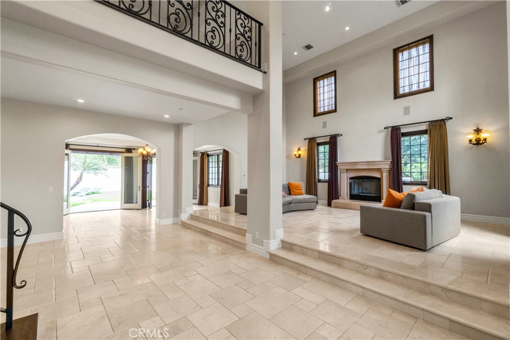 6167 Woodland View Drive