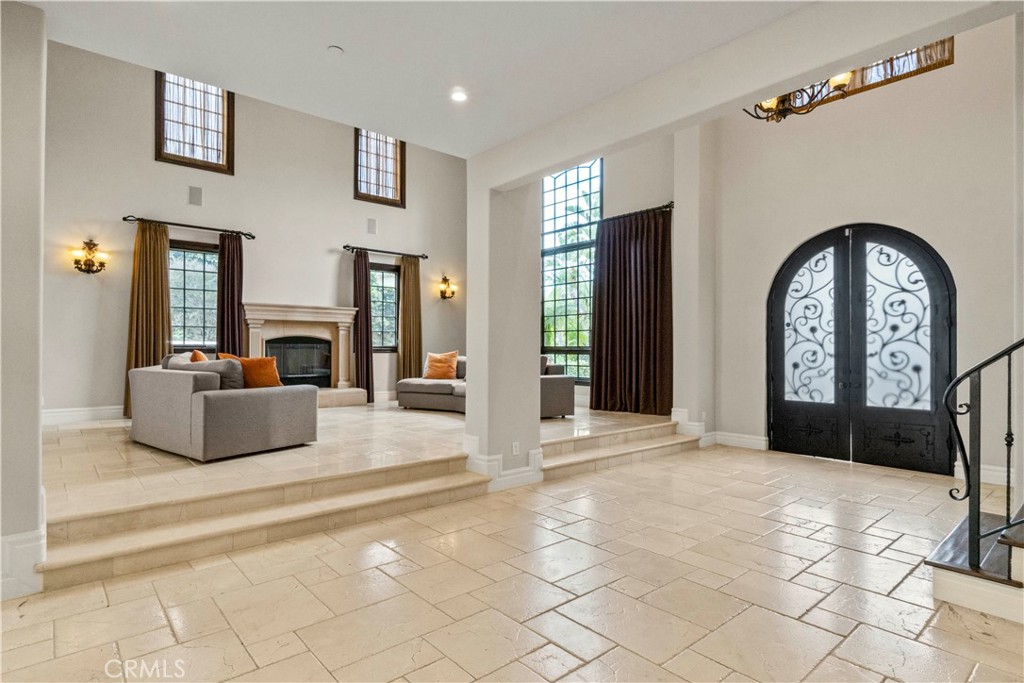 6167 Woodland View Drive