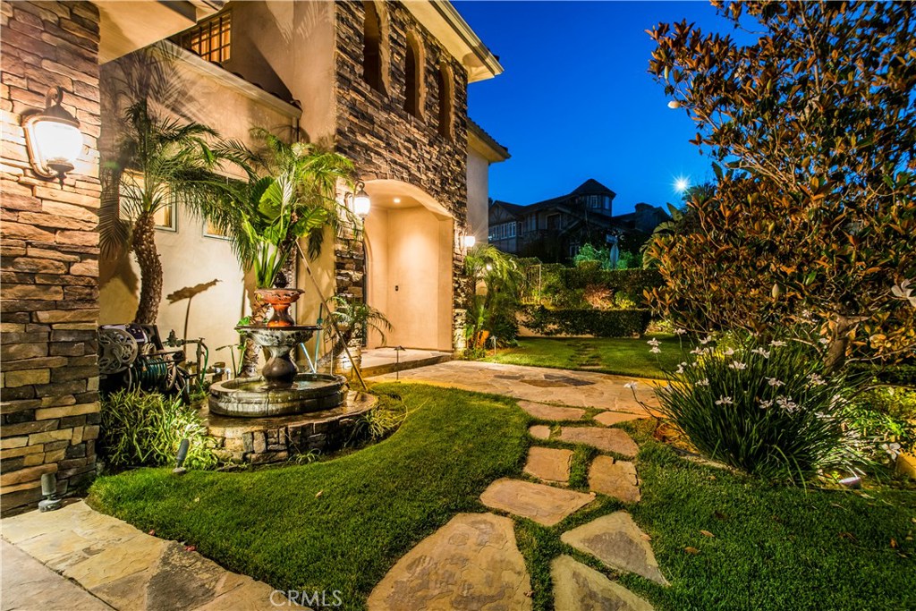 6167 Woodland View Drive