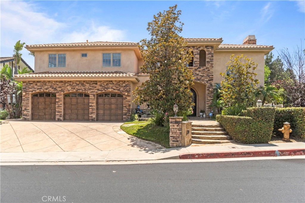 6167 Woodland View Drive