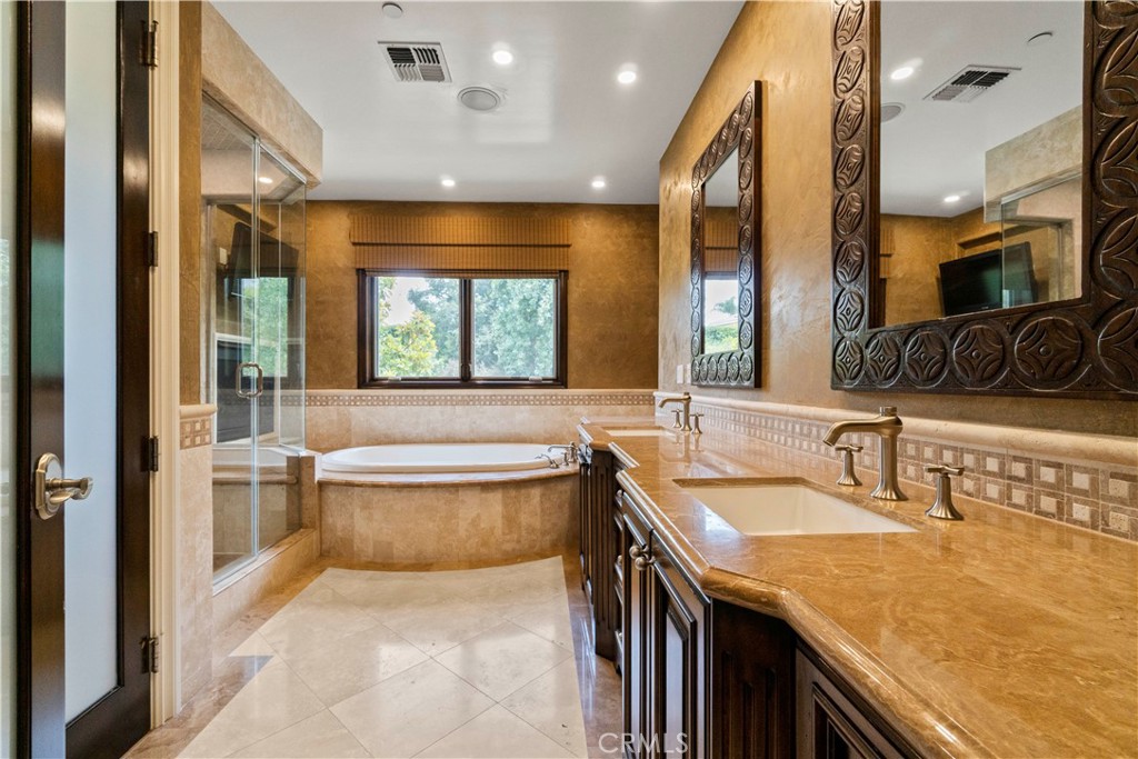 6167 Woodland View Drive