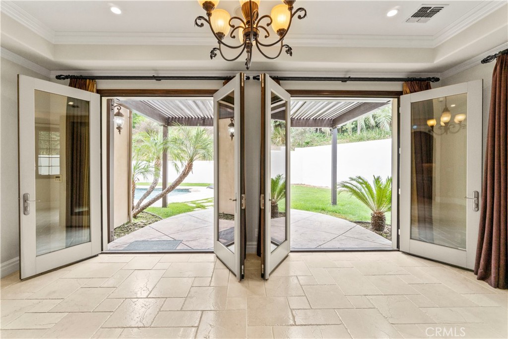6167 Woodland View Drive