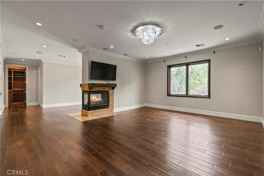 6167 Woodland View Drive