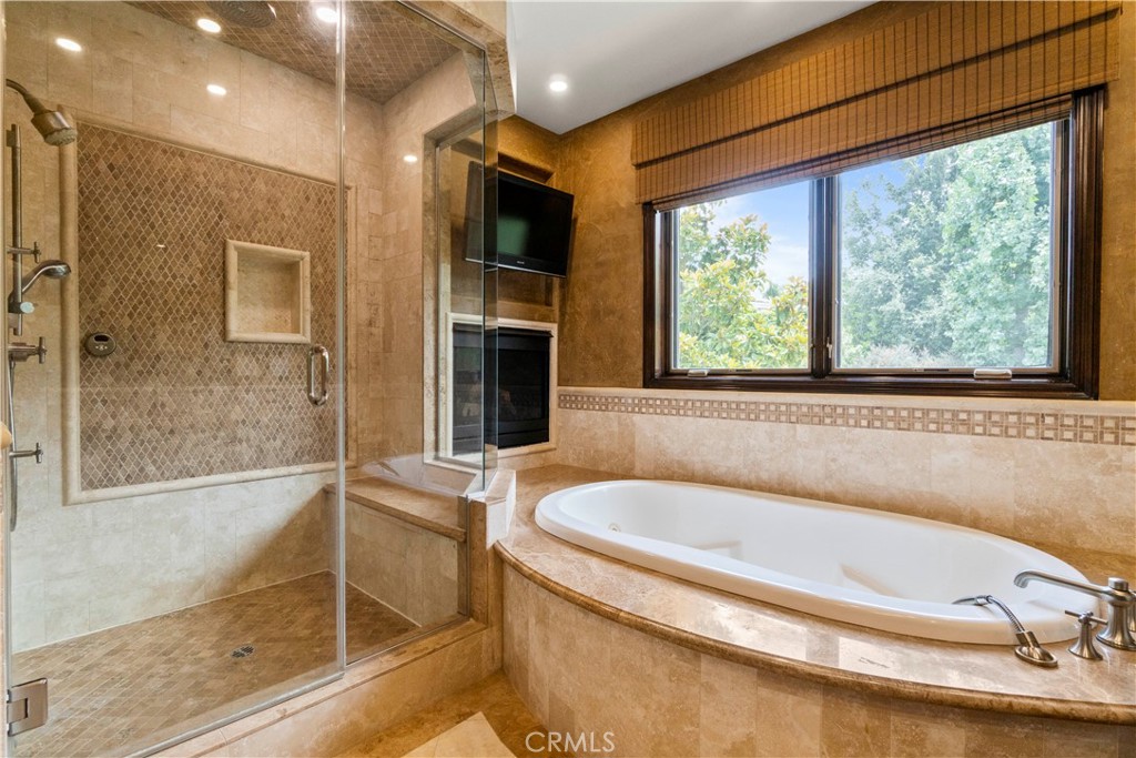 6167 Woodland View Drive