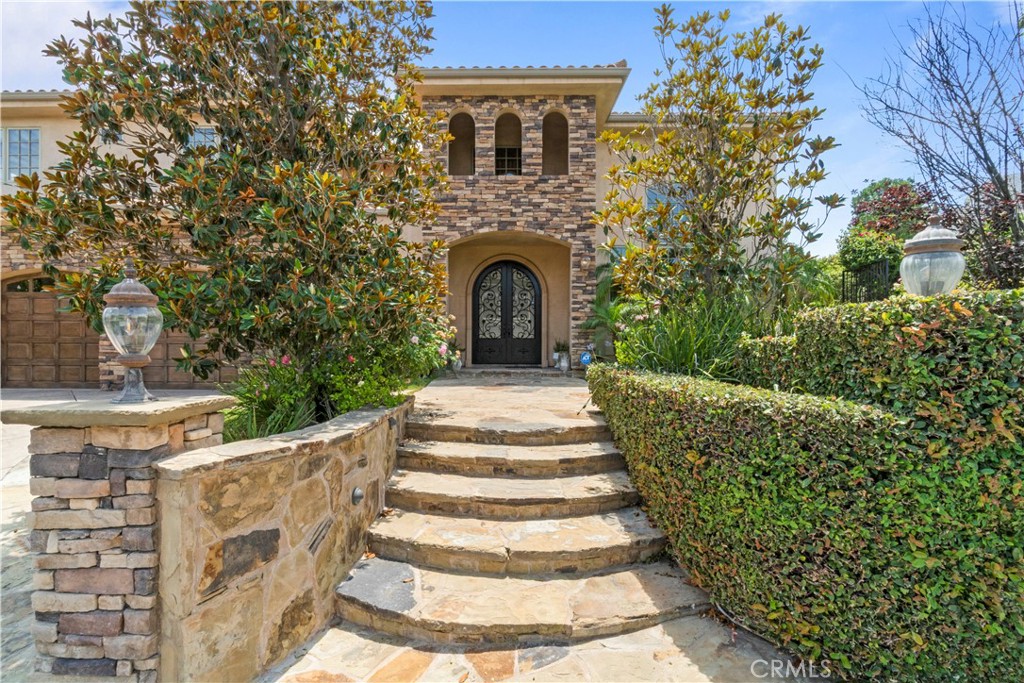 6167 Woodland View Drive