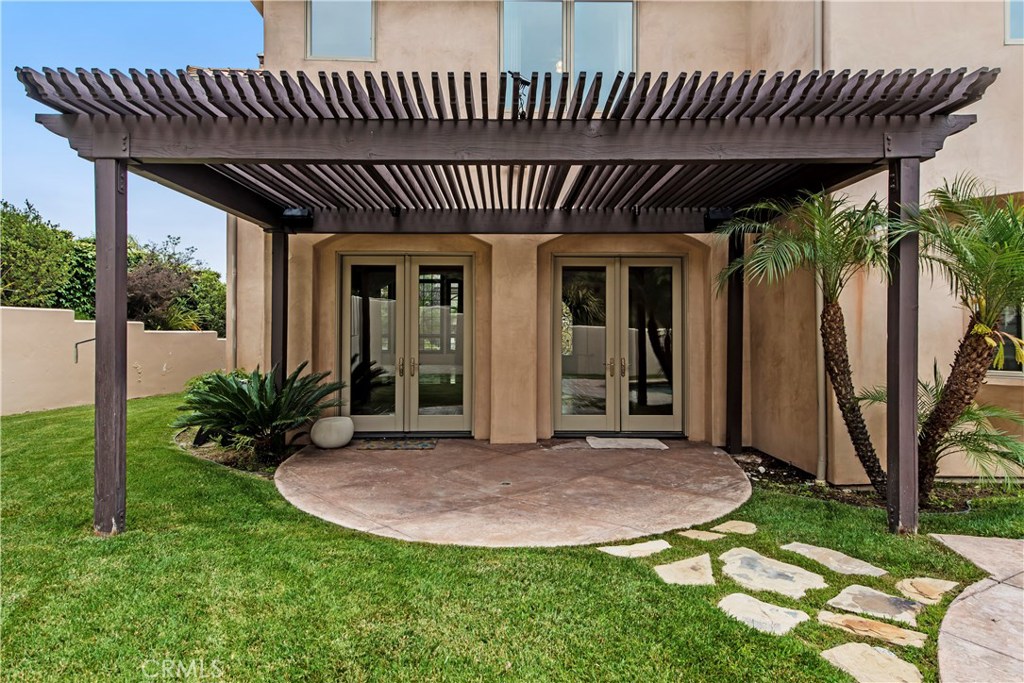 6167 Woodland View Drive