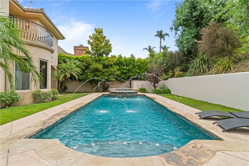 6167 Woodland View Drive
