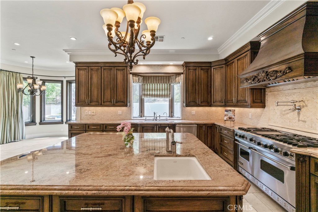 6167 Woodland View Drive