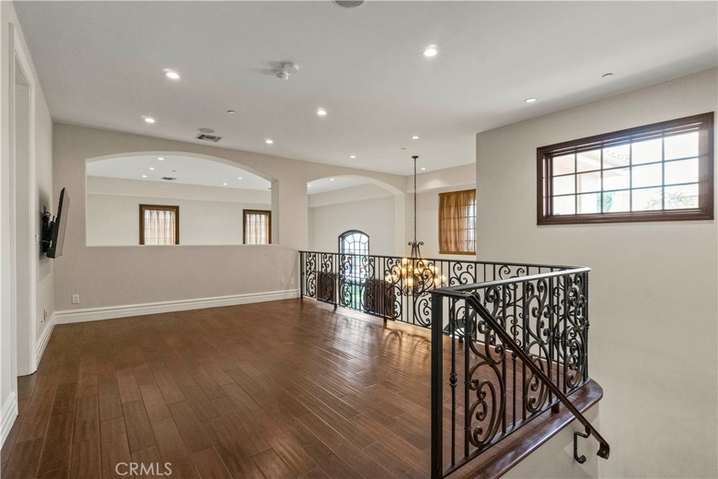 6167 Woodland View Drive
