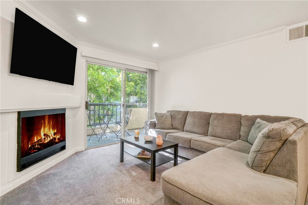 5535 Canoga Avenue 221