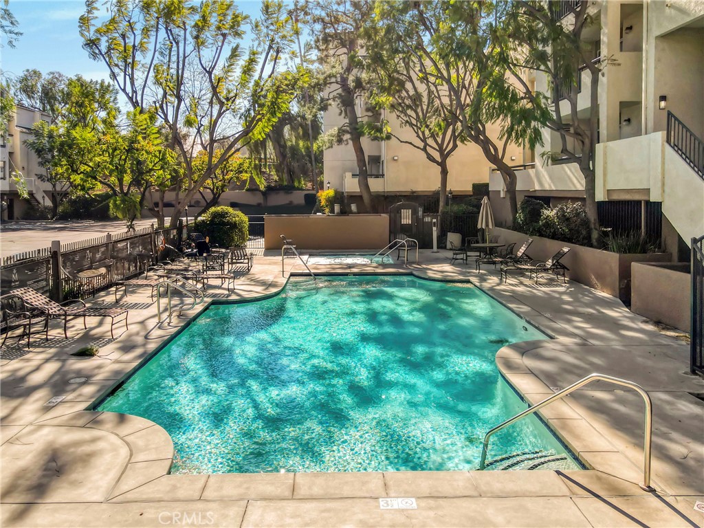 5535 Canoga Avenue 221