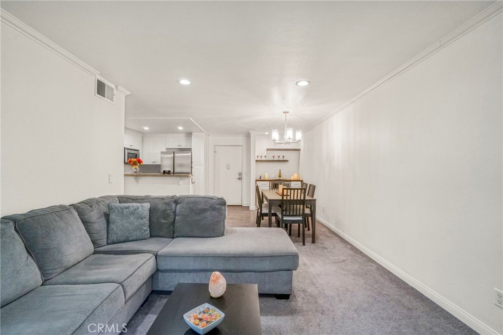 5535 Canoga Avenue 221