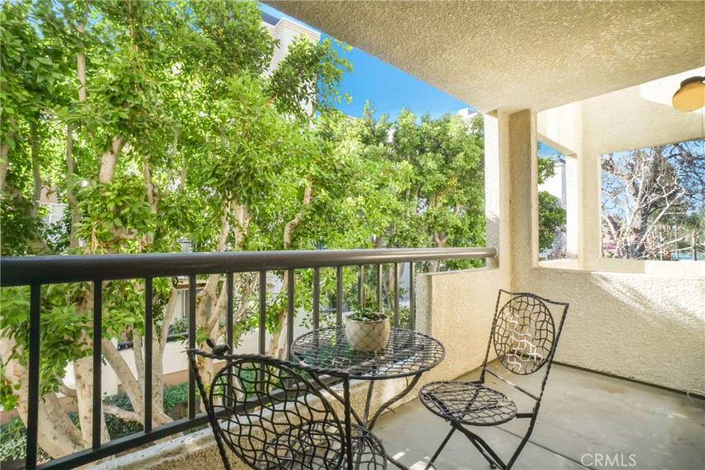 5535 Canoga Avenue 221
