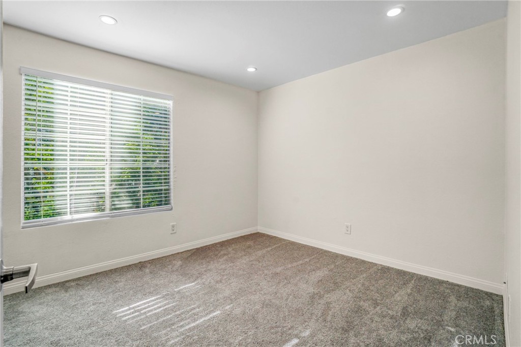 5535 Canoga Avenue 221