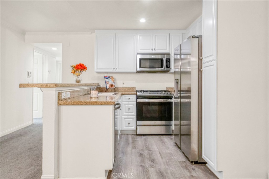 5535 Canoga Avenue 221
