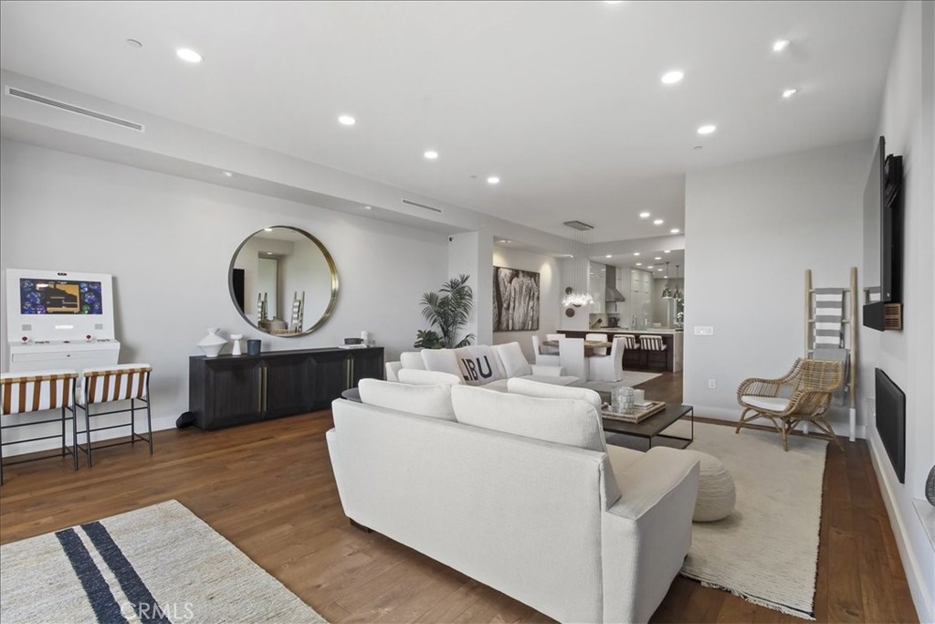 22065 Pacific Coast Hwy 3