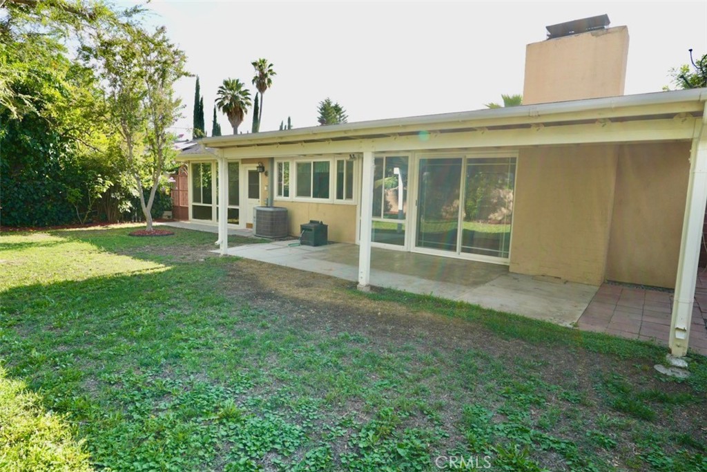 8512 Fullbright Avenue