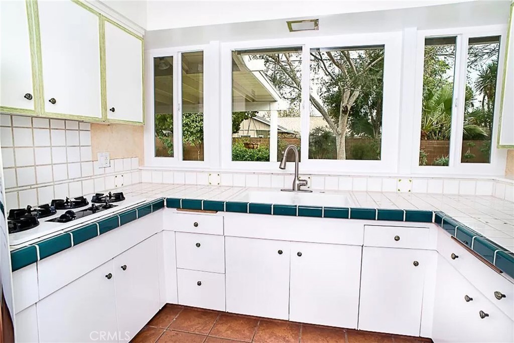 8512 Fullbright Avenue