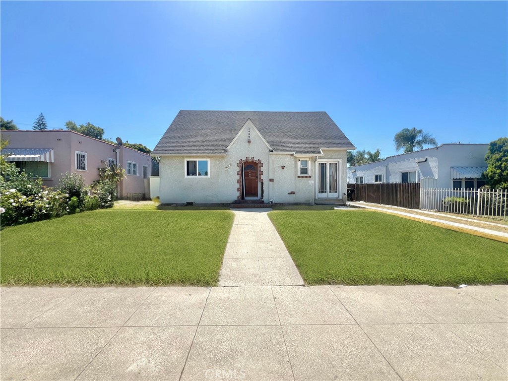 2122 S Harcourt Avenue