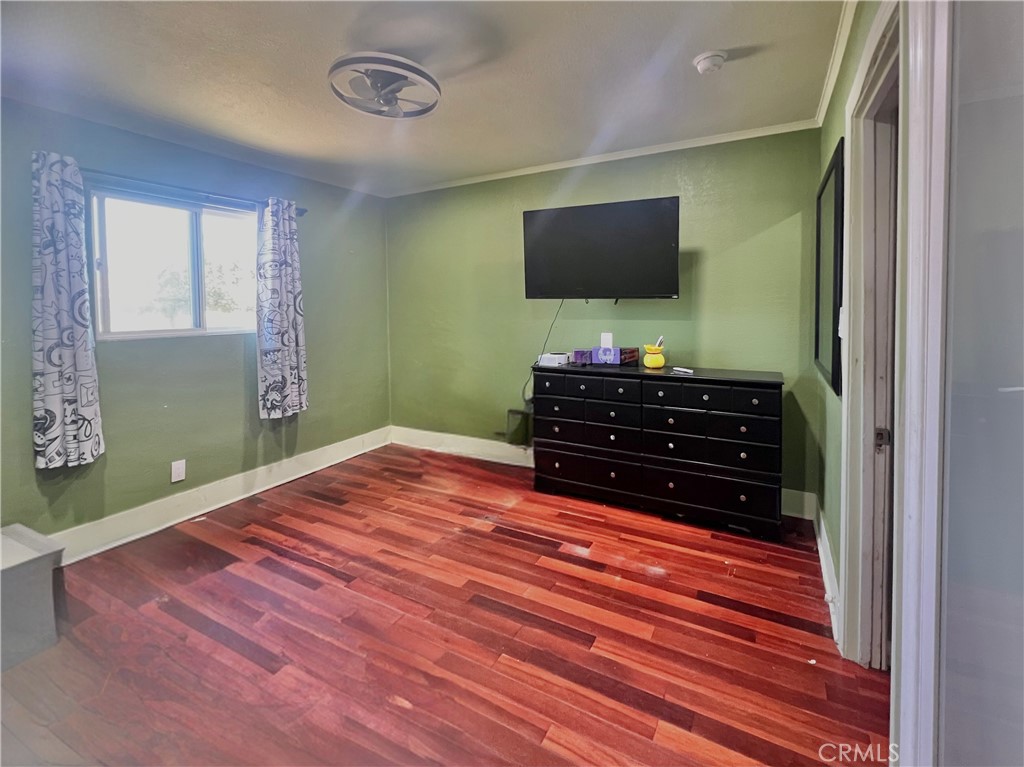 2122 S Harcourt Avenue