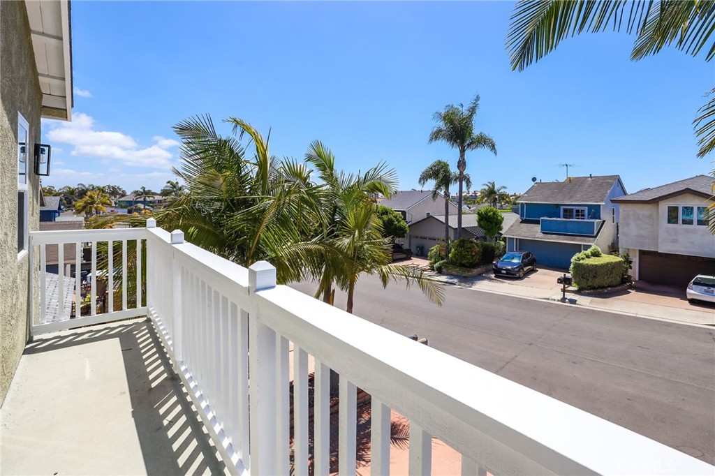 715 Oceanhill Drive