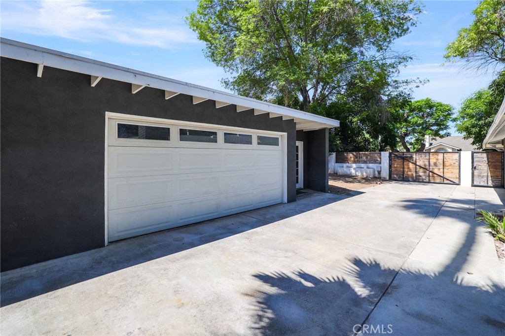 124 S Glengrove Avenue