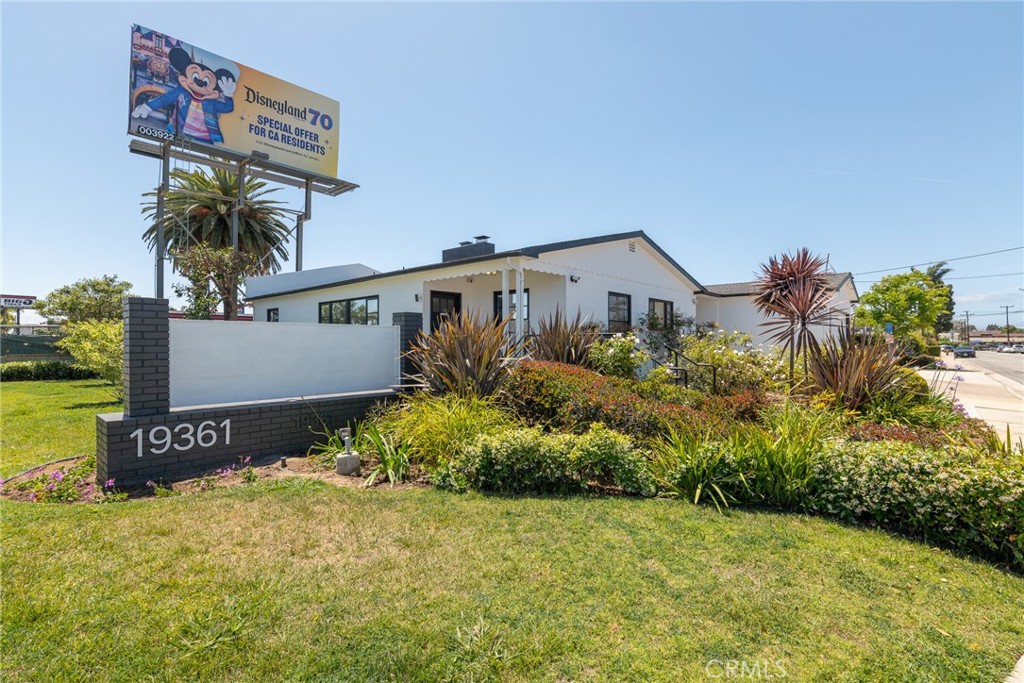 19361 Beach Blvd.