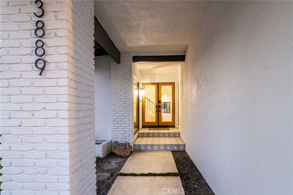 3889 Humboldt Drive