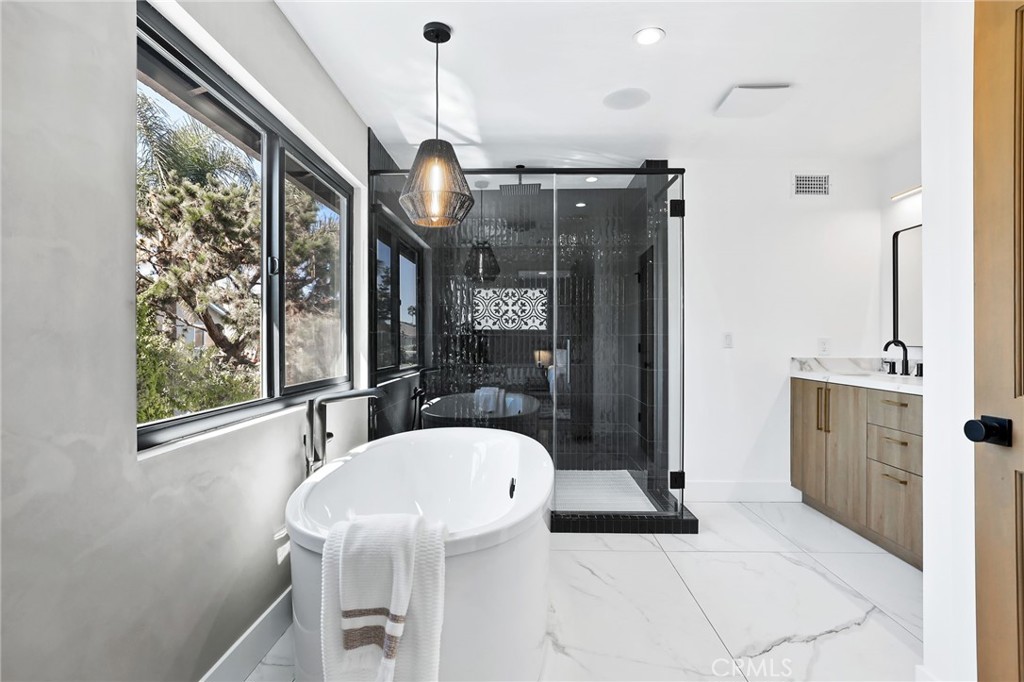 3889 Humboldt Drive