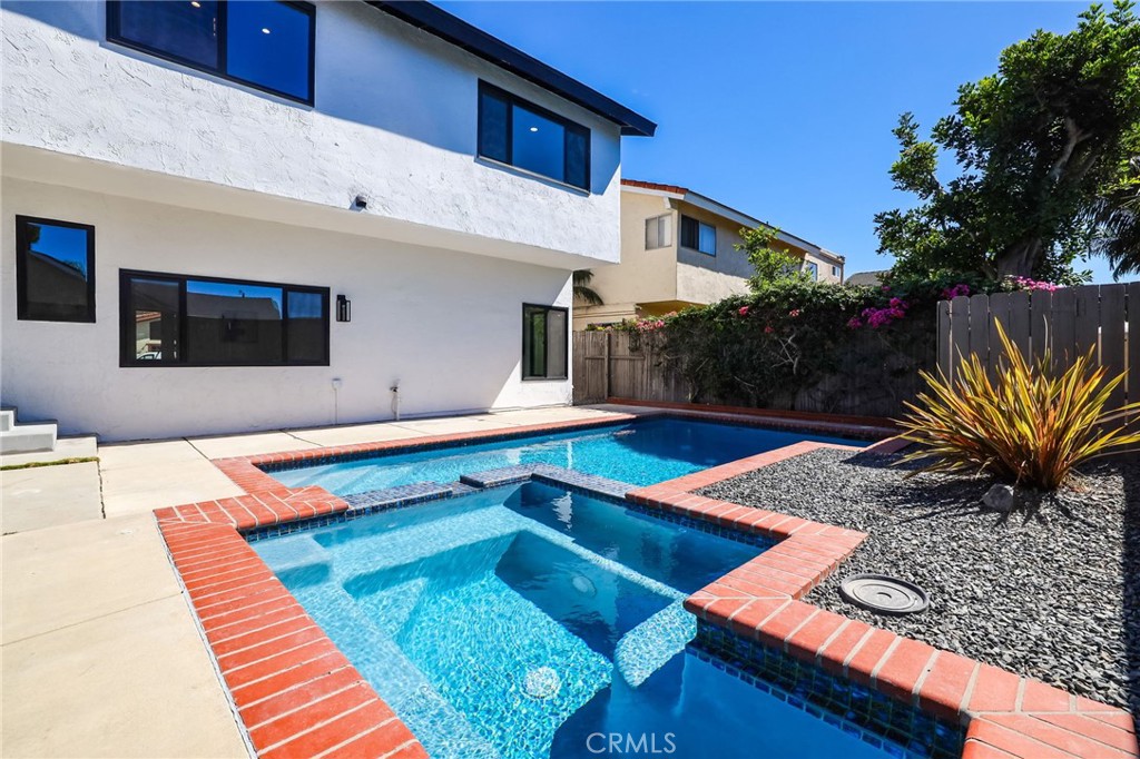 3889 Humboldt Drive