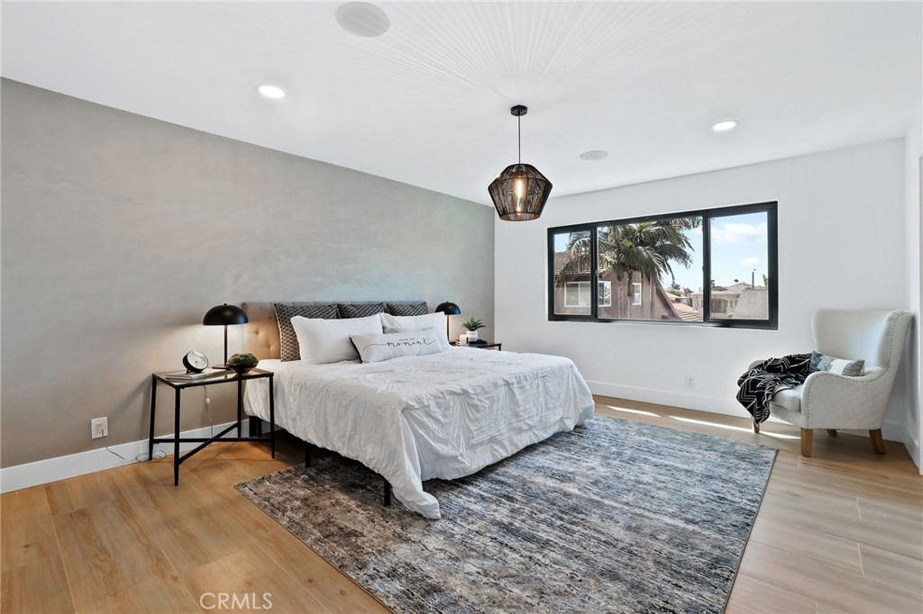 3889 Humboldt Drive