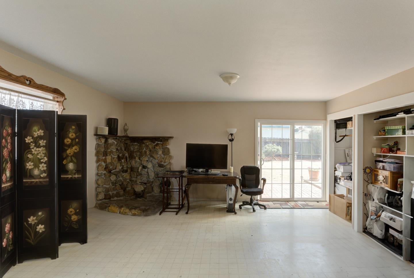 3106 Redwood CIR