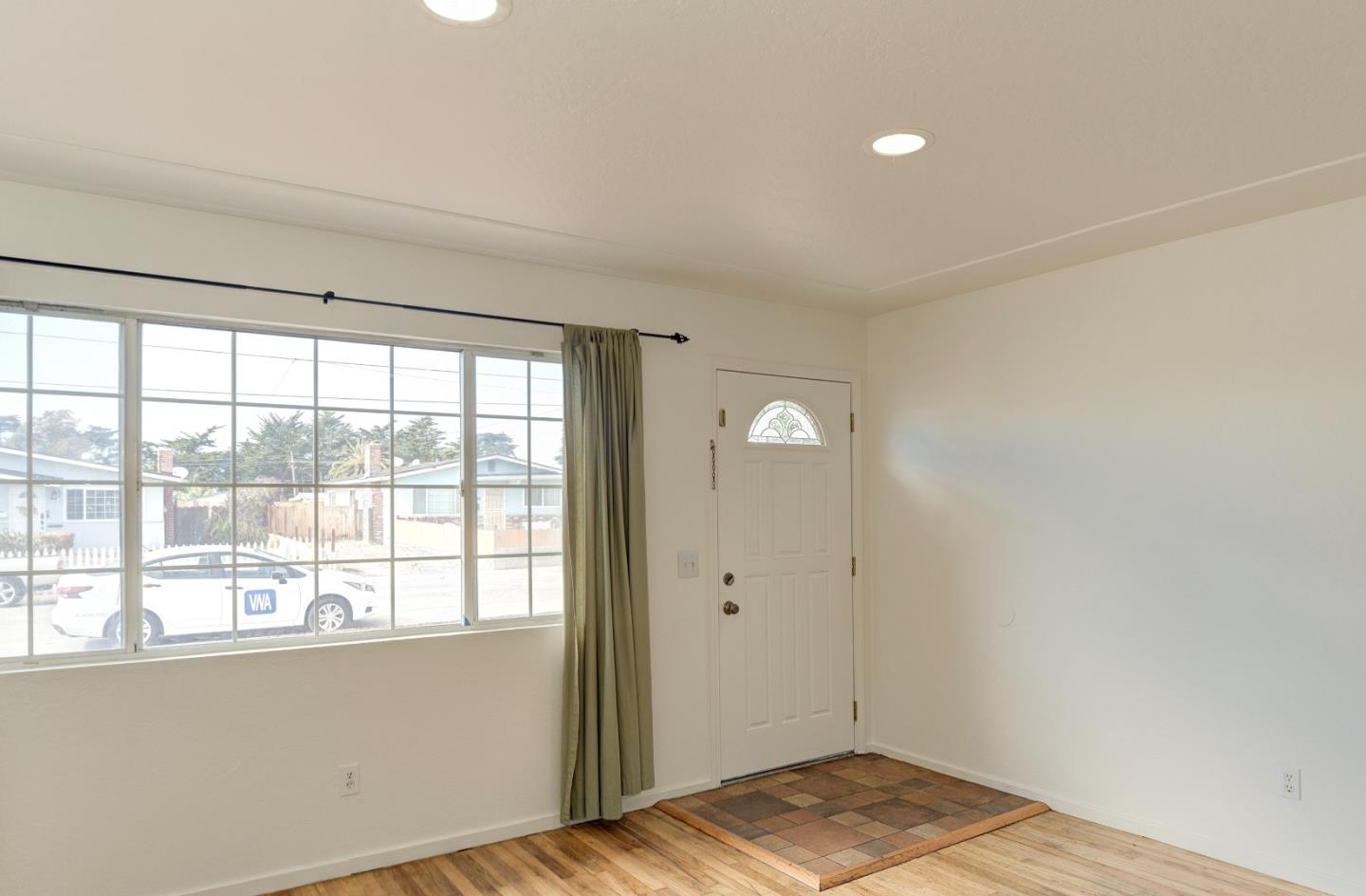 3106 Redwood CIR