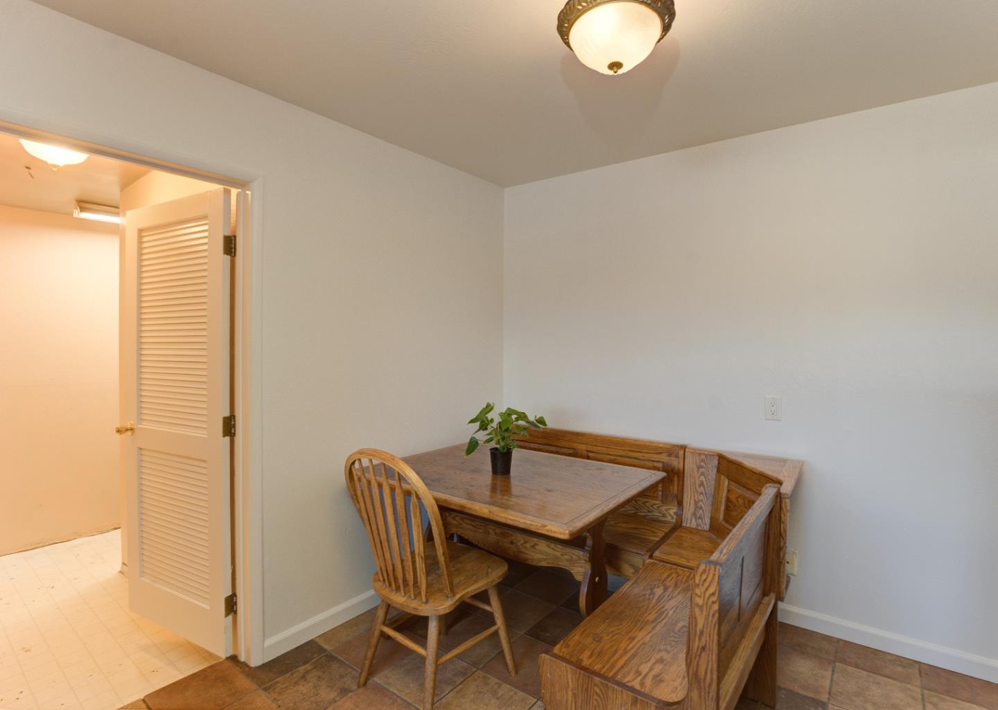3106 Redwood CIR