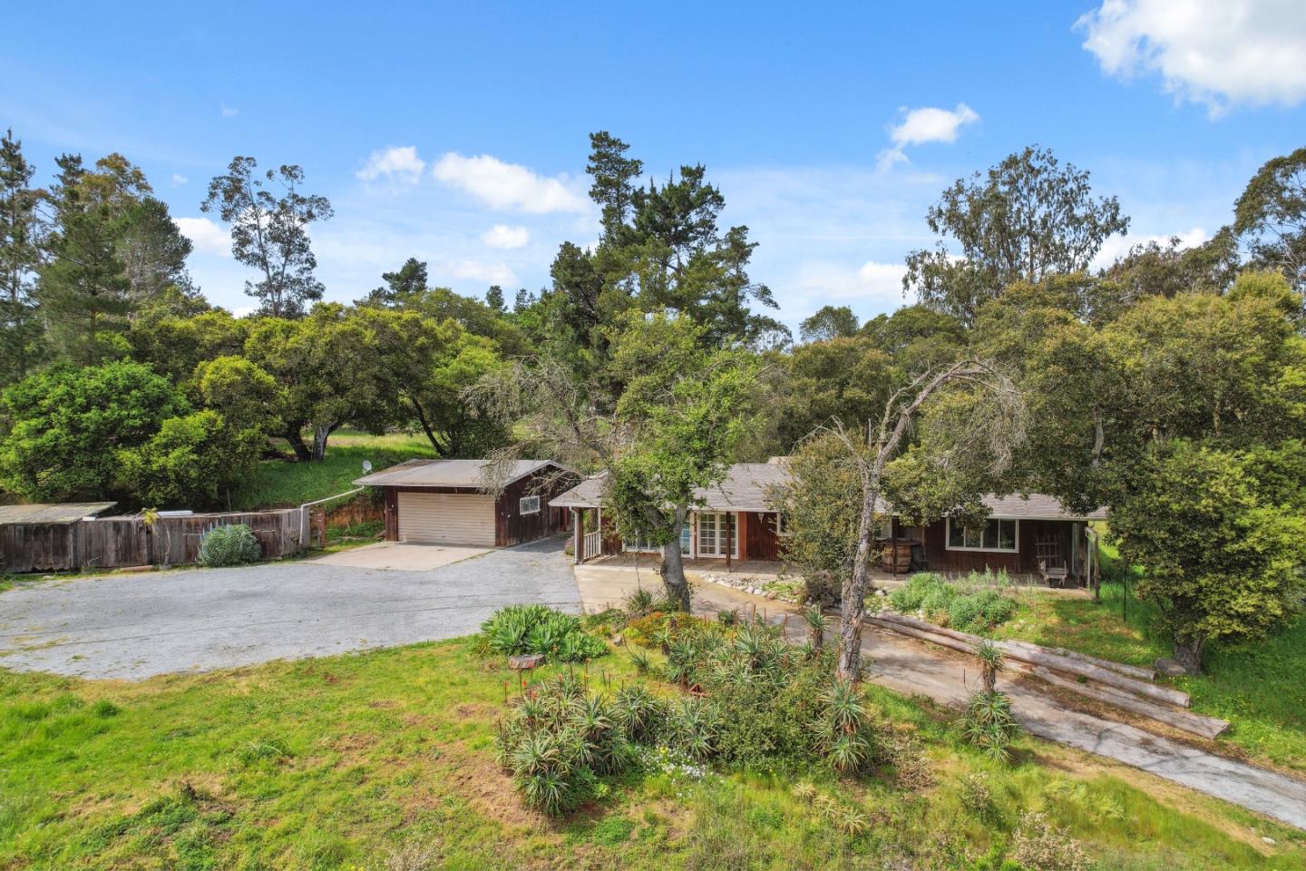 384 Crazy Horse Canyon RD