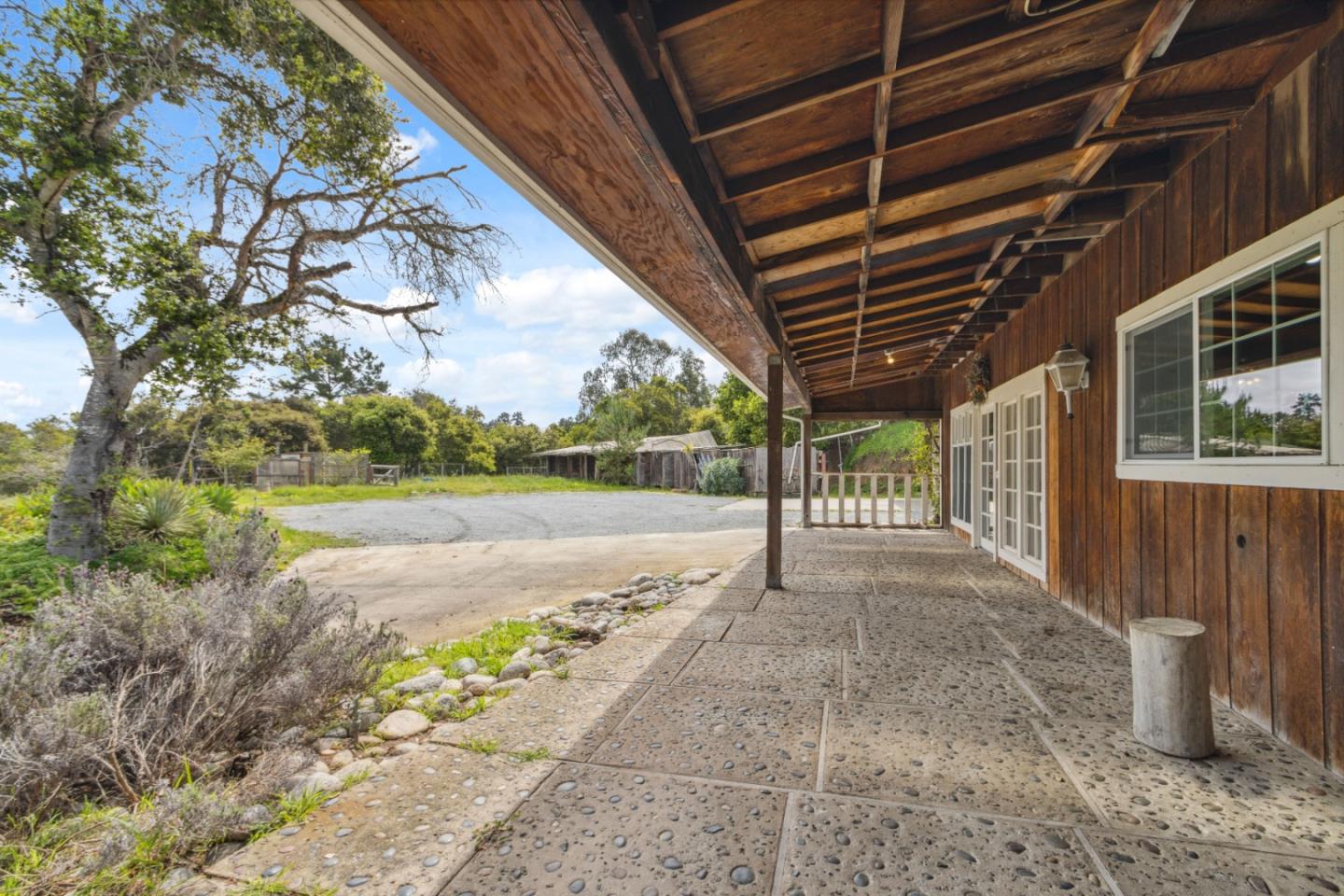 384 Crazy Horse Canyon RD