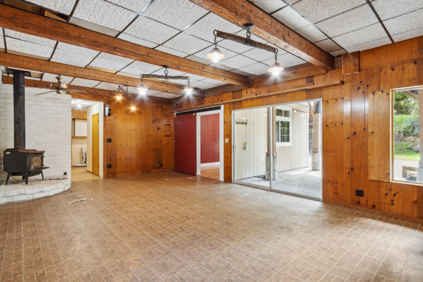 384 Crazy Horse Canyon RD